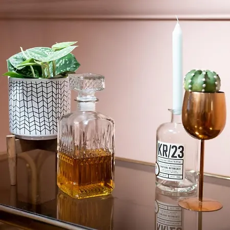 Cozy Boho Apartment, Super Central, Parliament, Netflix شقة *