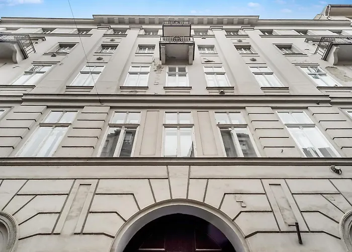 Cozy Boho Apartment, Super Central, Parliament, Netflix