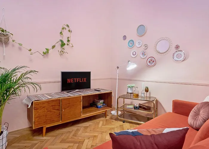 Cozy Boho Apartment, Super Central, Parliament, Netflix * Budapesta