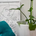 Cozy Boho Apartment, Super Central, Parliament, Netflix