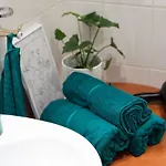 Cozy Boho Apartment, Super Central, Parliament, Netflix Budapest