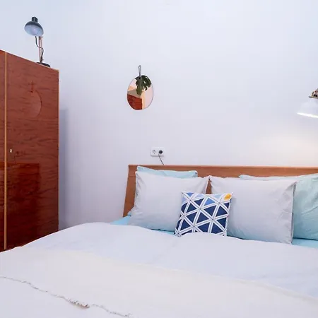 Cozy Boho Apartment, Super Central, Parliament, Netflix